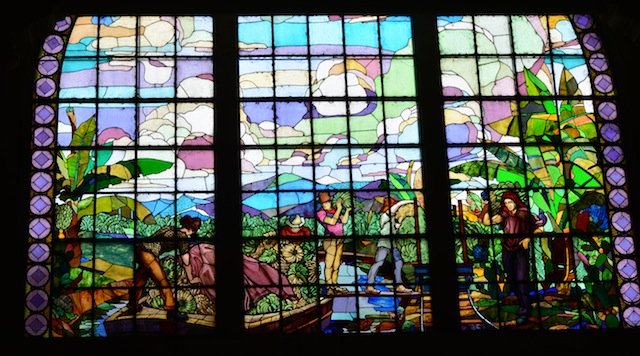 stained glass in mercado municipal