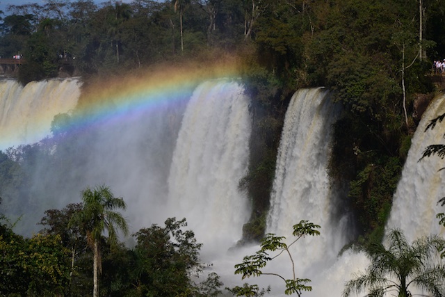 The Difference between Argentinian Iguazu Falls and Brazilian Iguazu Falls