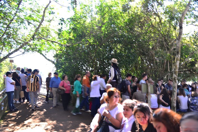 crowd in Iguazu Falls