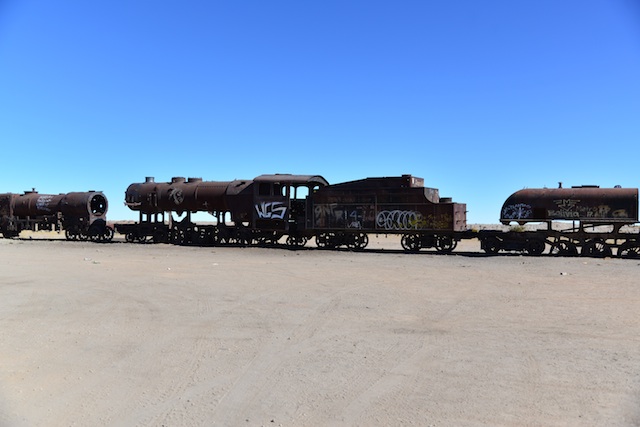 uyuni train cemetery