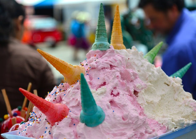 espumillas ecuadorian dessert