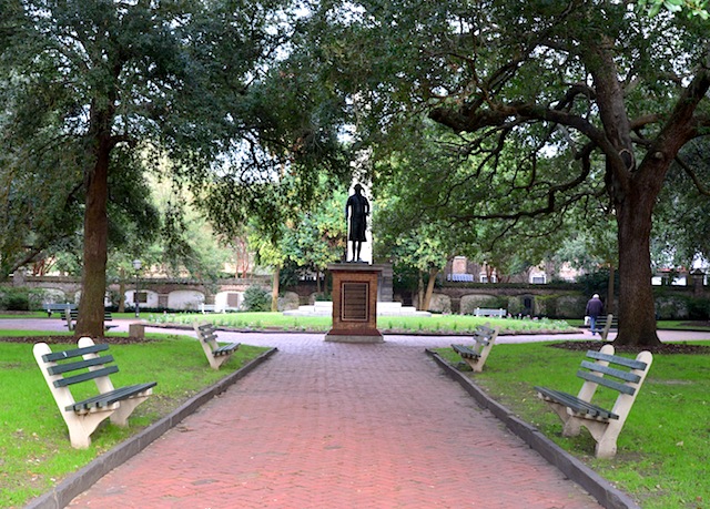 The Houses and Buildings of Charleston in Pictures